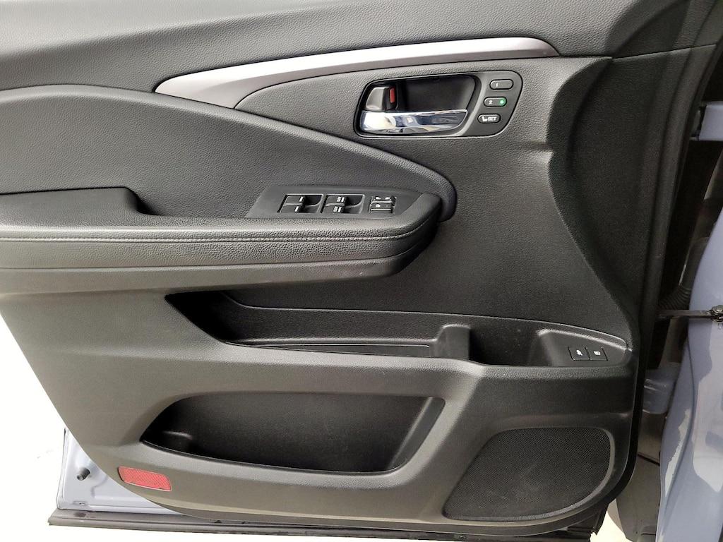 used 2022 Honda Pilot car, priced at $33,998