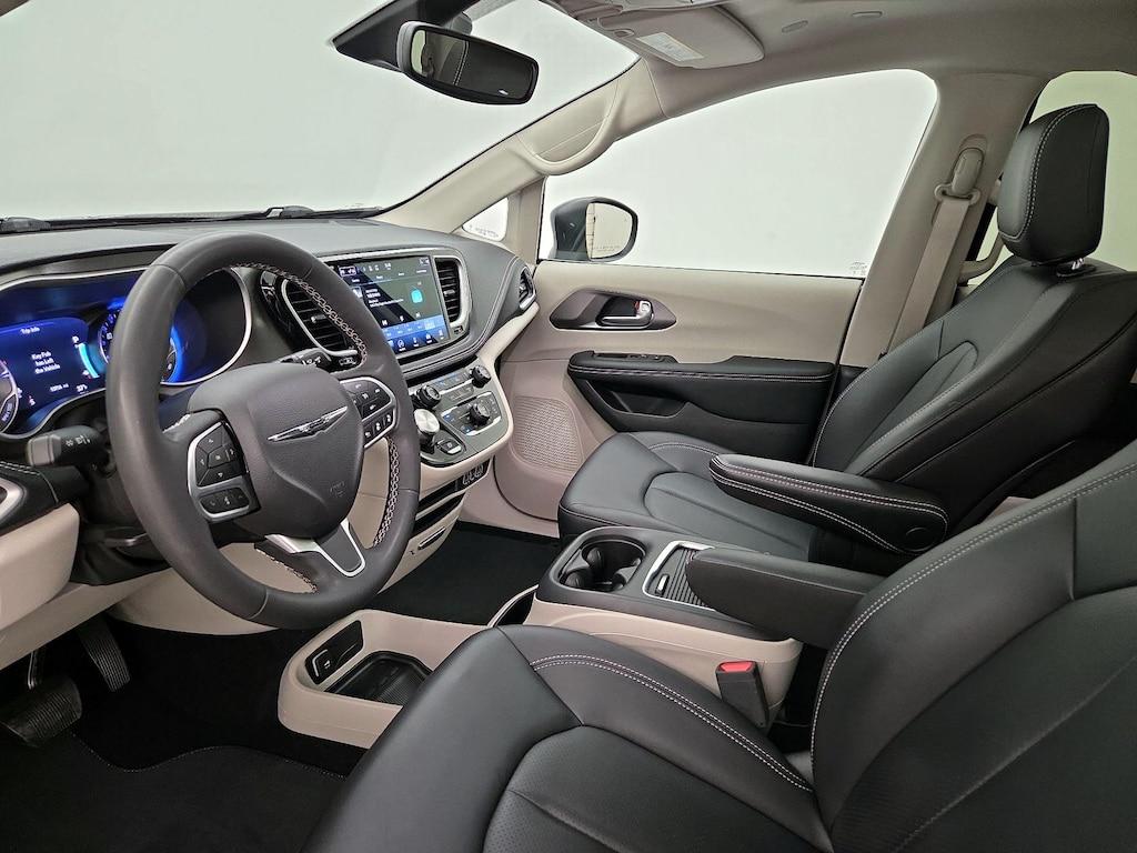 used 2023 Chrysler Pacifica car, priced at $34,998