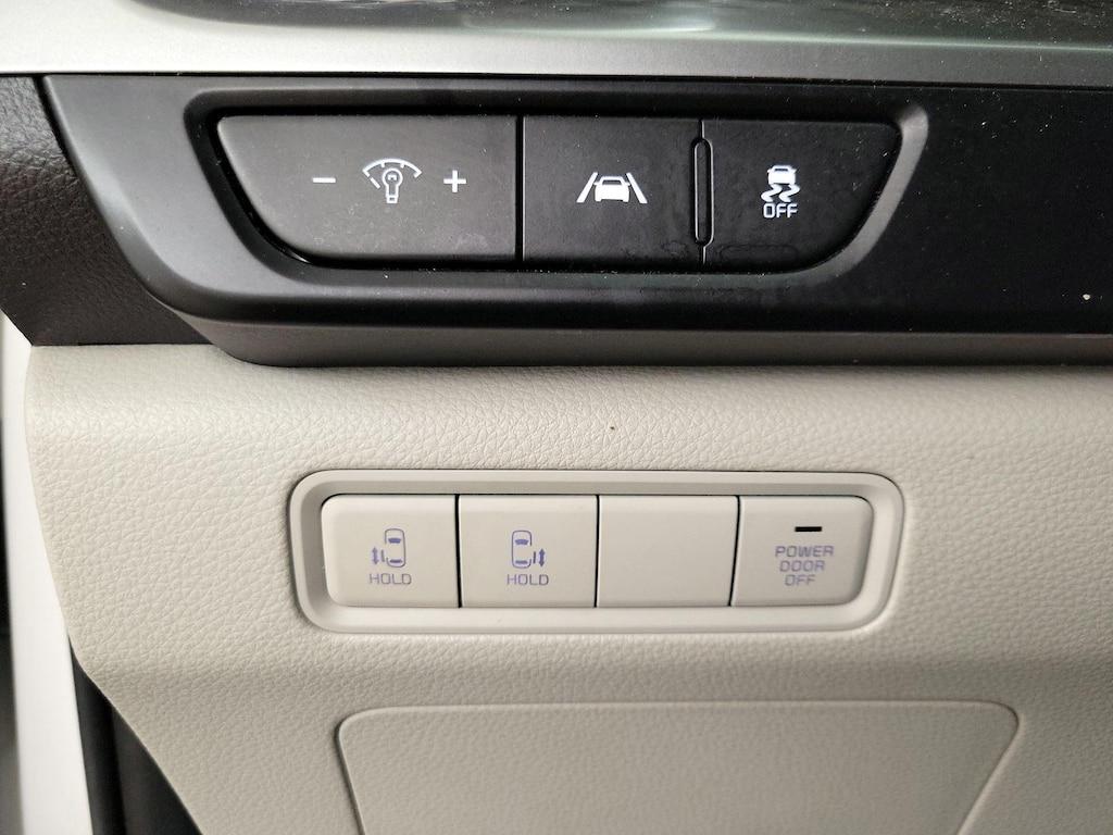 used 2022 Kia Carnival car, priced at $25,998