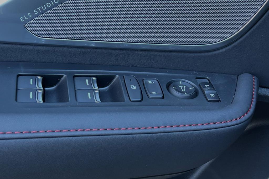 new 2025 Acura RDX car, priced at $51,650