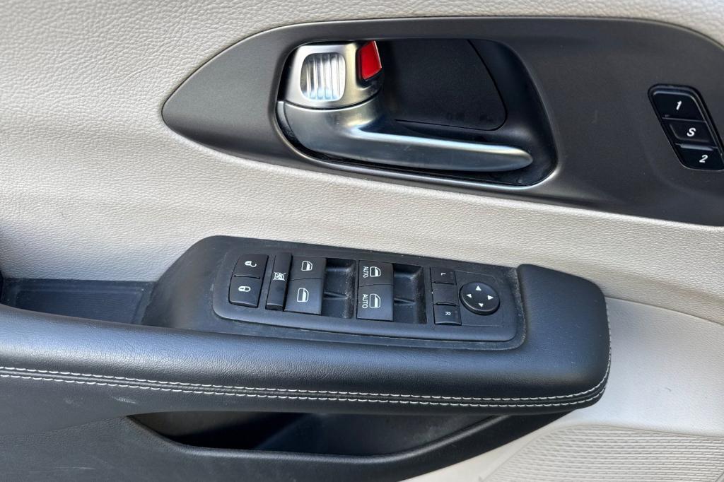 used 2023 Chrysler Pacifica car, priced at $22,399