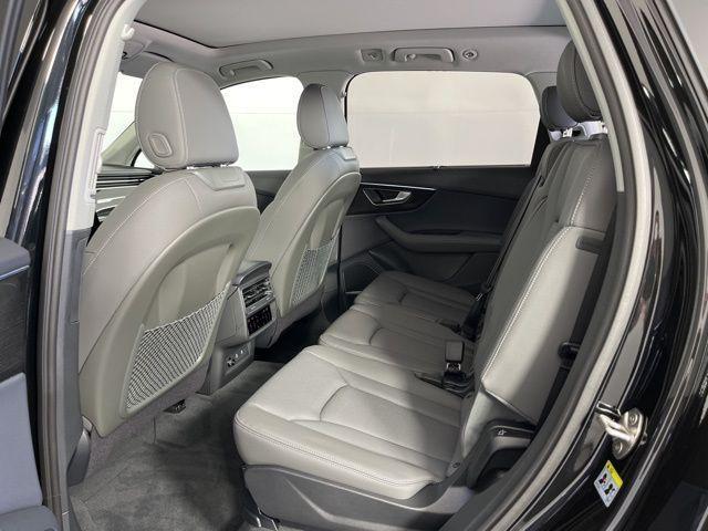 new 2025 Audi Q7 car, priced at $76,900