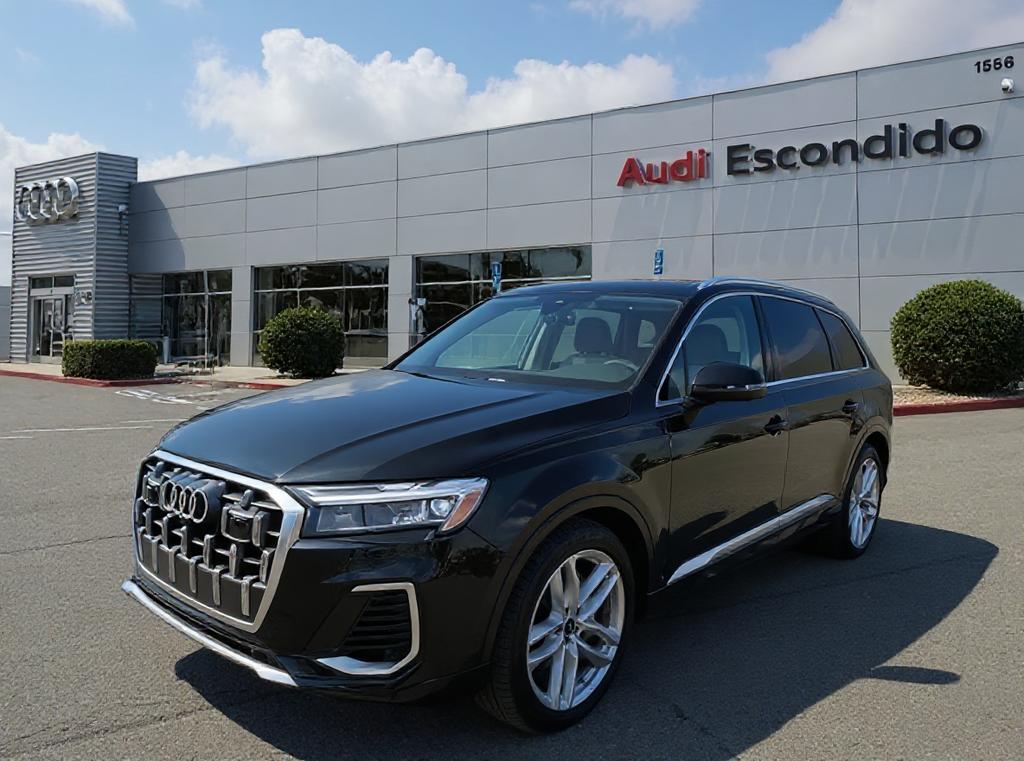 new 2025 Audi Q7 car, priced at $76,900