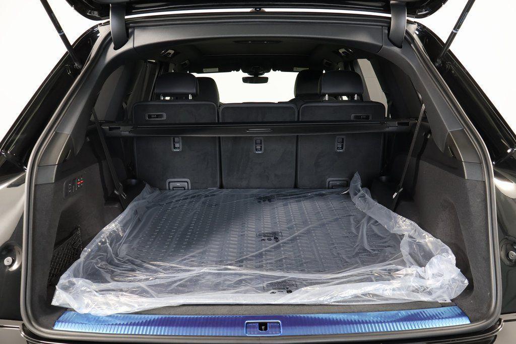new 2026 Audi Q7 car, priced at $78,410