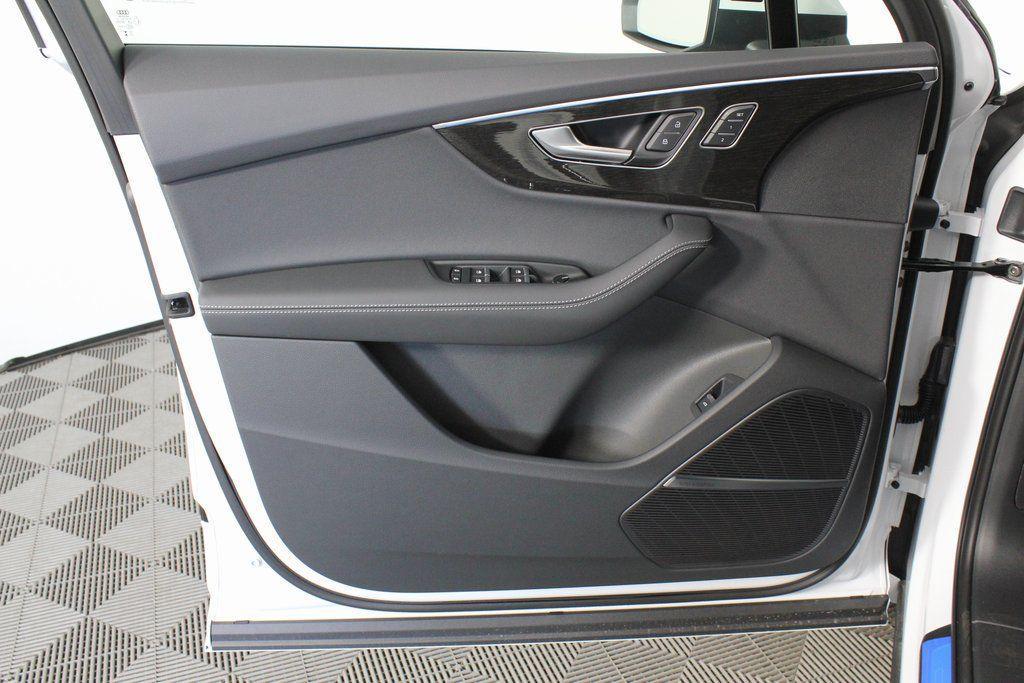 new 2026 Audi Q7 car, priced at $78,595