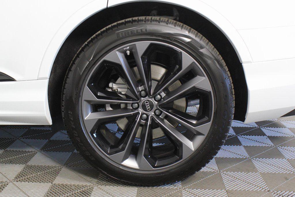 new 2026 Audi Q7 car, priced at $78,595