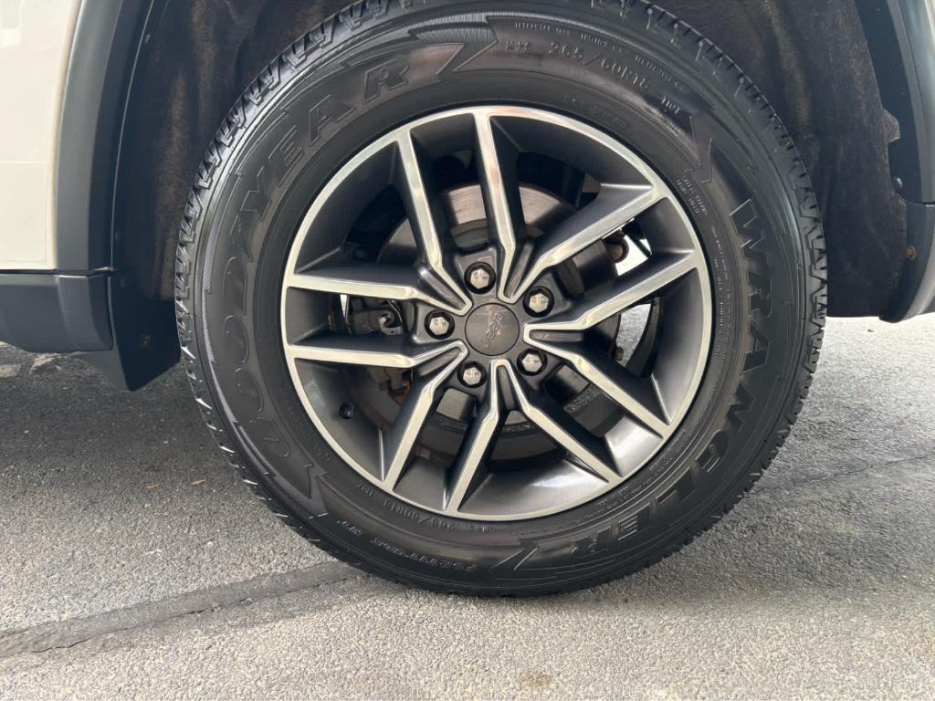 used 2019 Jeep Grand Cherokee car, priced at $19,487