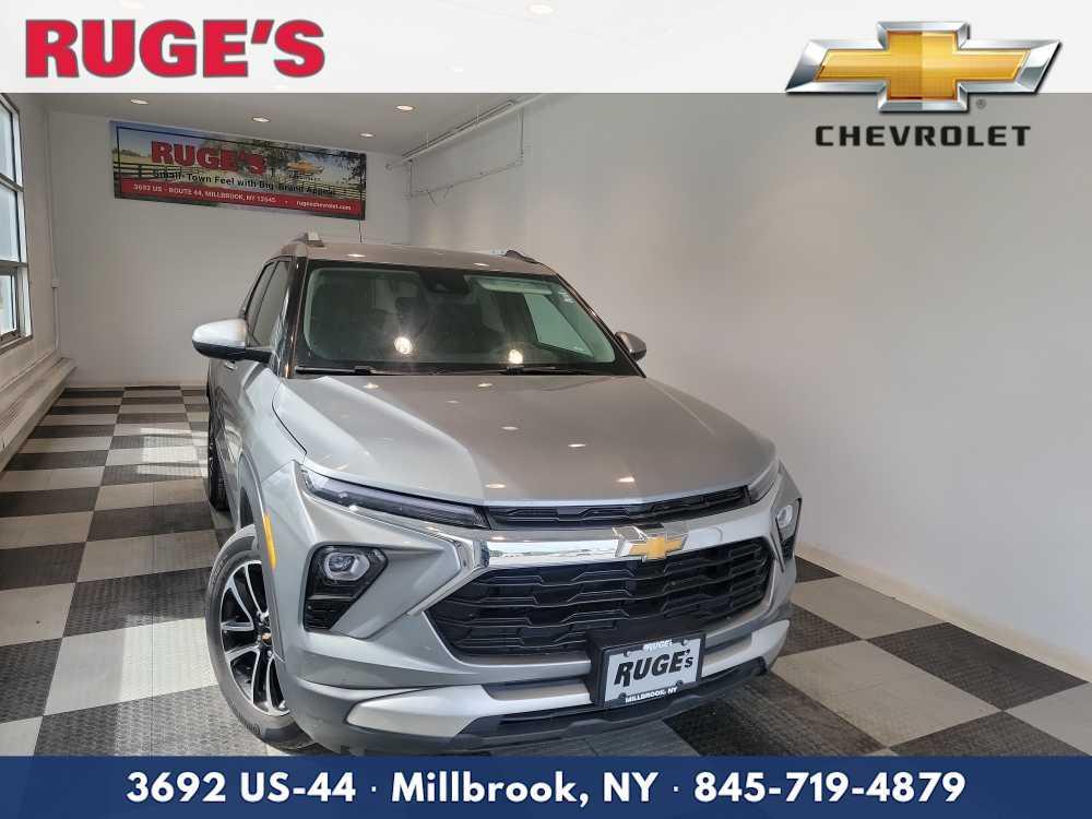 used 2025 Chevrolet TrailBlazer car, priced at $23,900