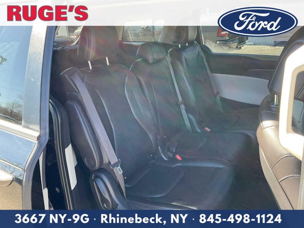 used 2022 Kia Carnival car, priced at $24,977