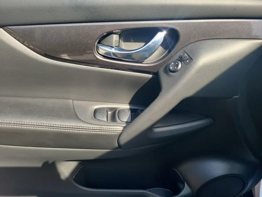 used 2018 Nissan Rogue car, priced at $15,281
