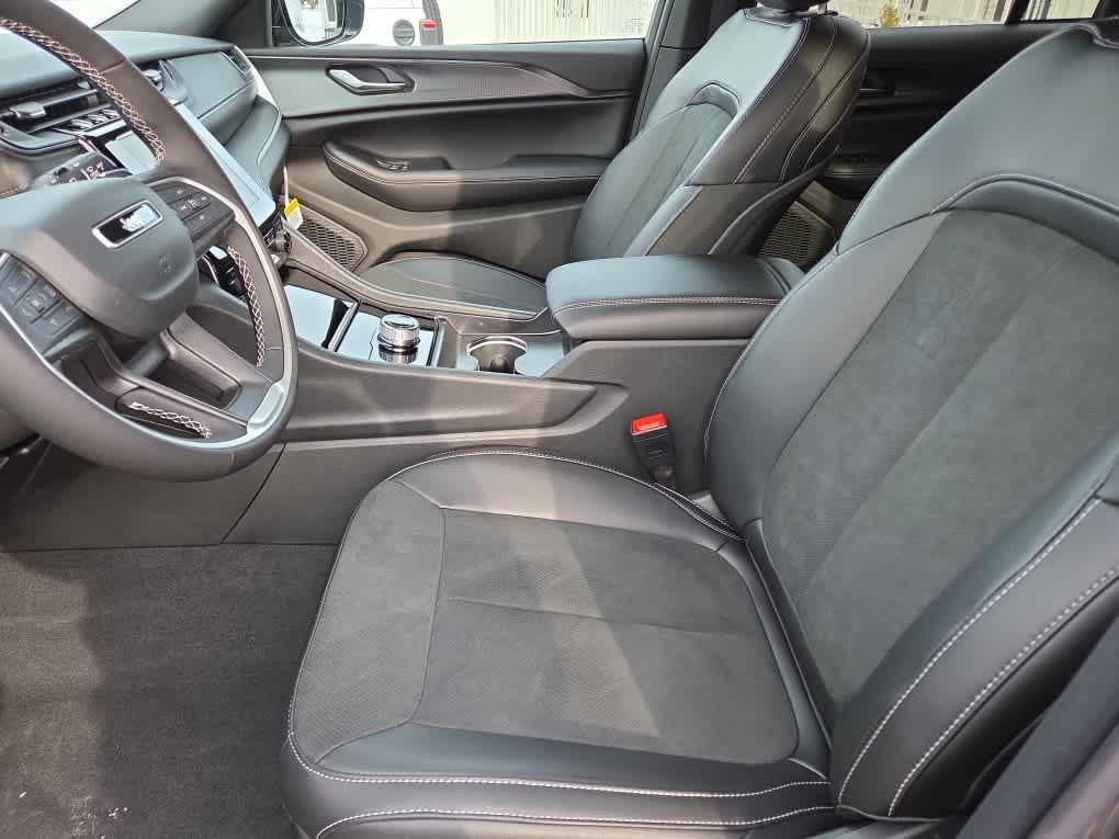 new 2025 Jeep Grand Cherokee car, priced at $44,720