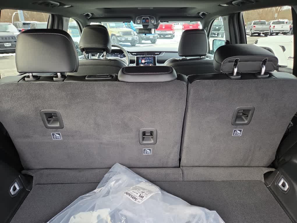 new 2025 Jeep Grand Cherokee car, priced at $44,720