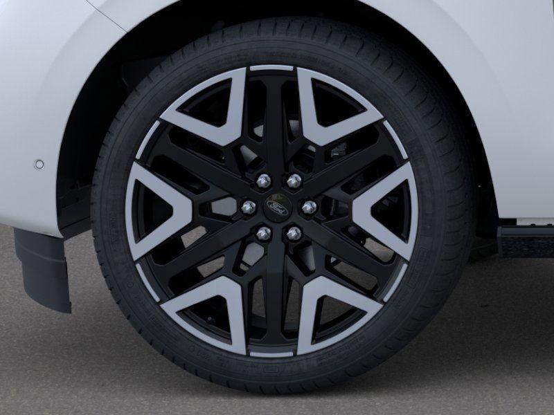 new 2025 Ford Expedition car, priced at $87,224