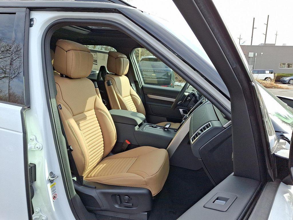 new 2026 Land Rover Discovery car, priced at $80,376