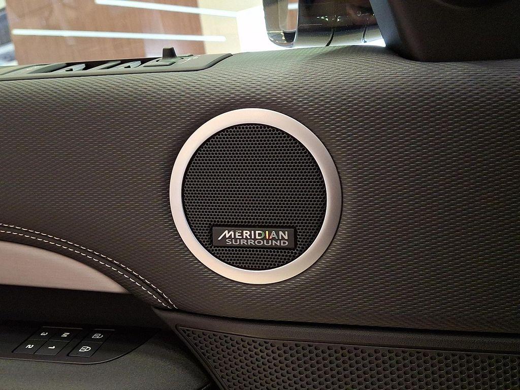 new 2026 Land Rover Discovery car, priced at $80,376