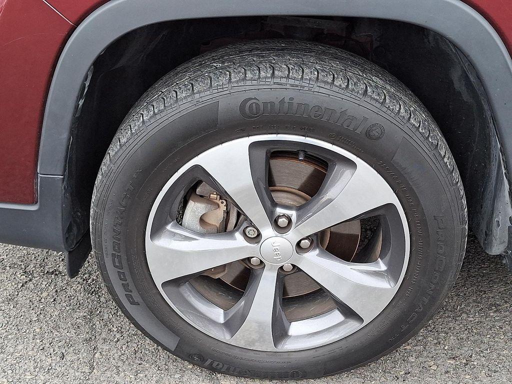 used 2019 Jeep Cherokee car, priced at $15,990