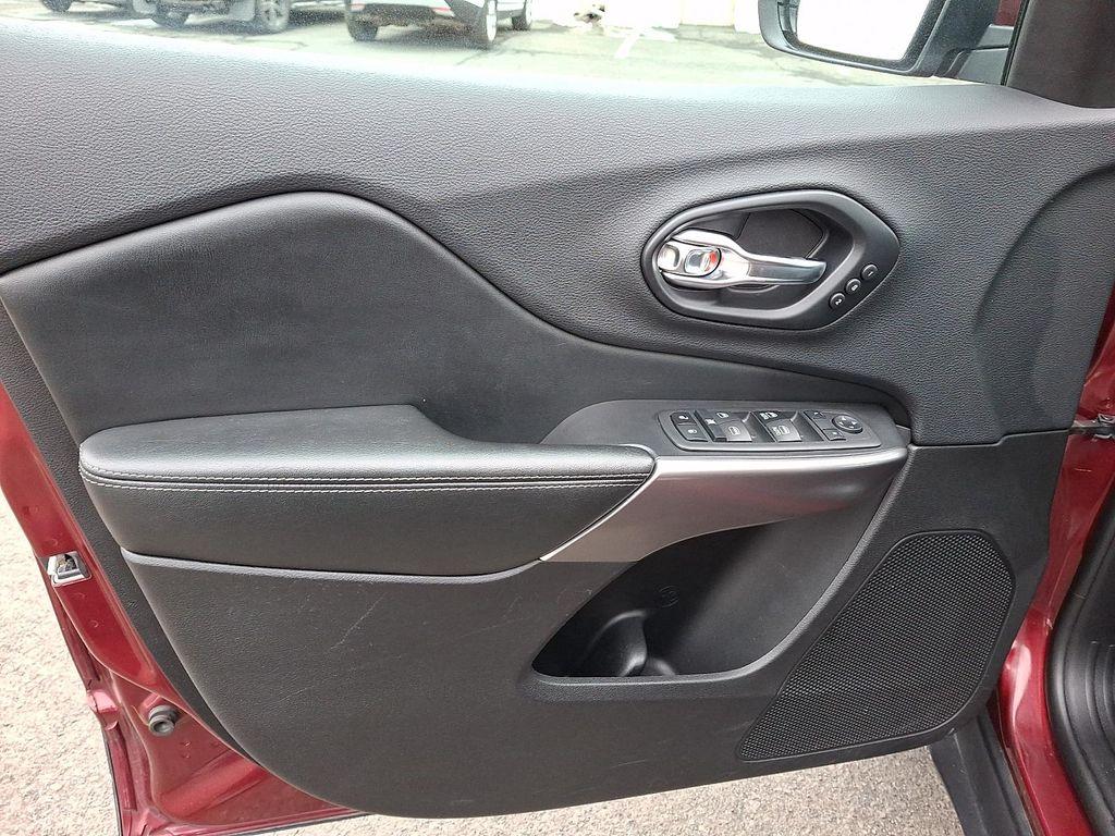 used 2019 Jeep Cherokee car, priced at $15,990