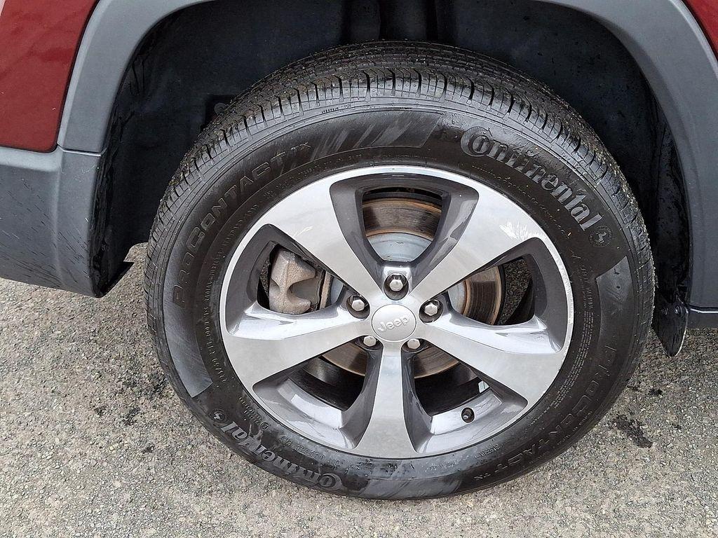 used 2019 Jeep Cherokee car, priced at $15,990