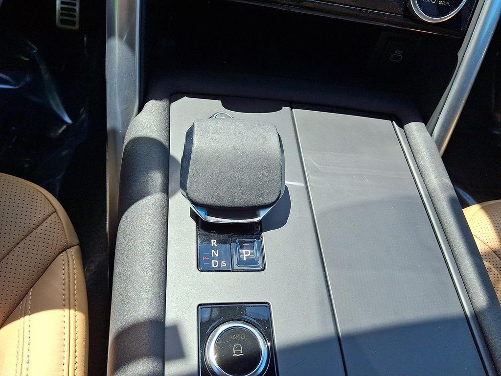used 2025 Land Rover Discovery car, priced at $64,480