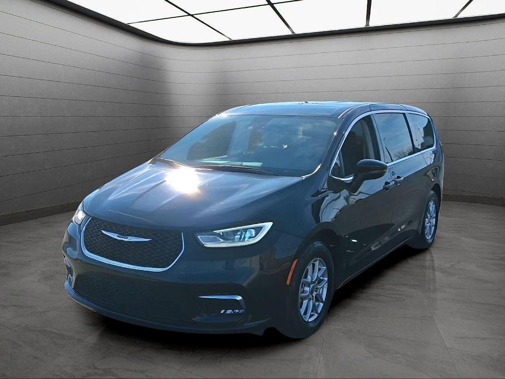 used 2024 Chrysler Pacifica car, priced at $26,800