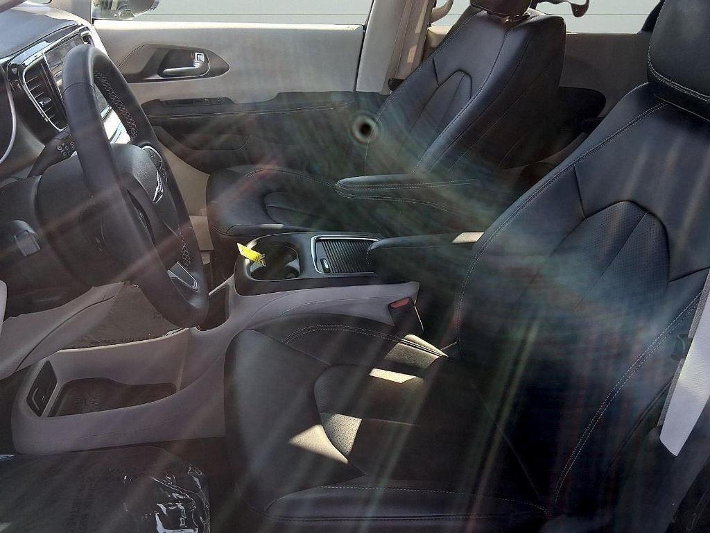 used 2024 Chrysler Pacifica car, priced at $26,800