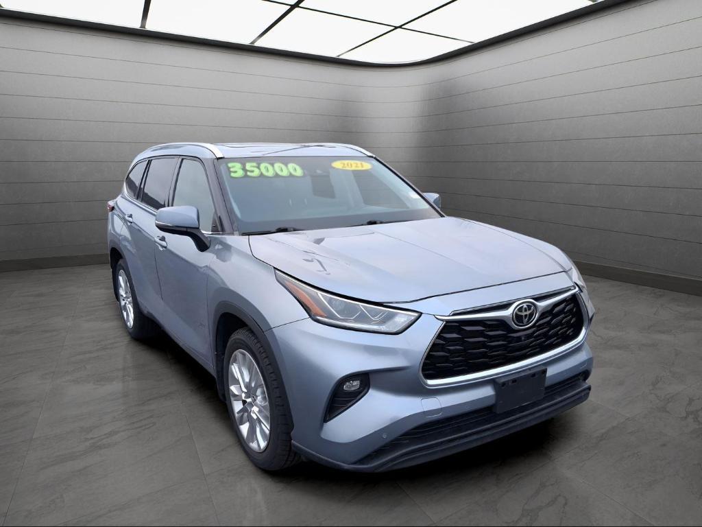 used 2021 Toyota Highlander car, priced at $28,998