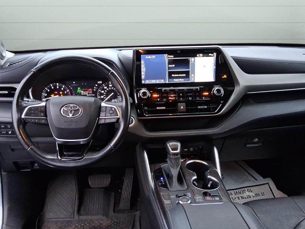 used 2021 Toyota Highlander car, priced at $28,998