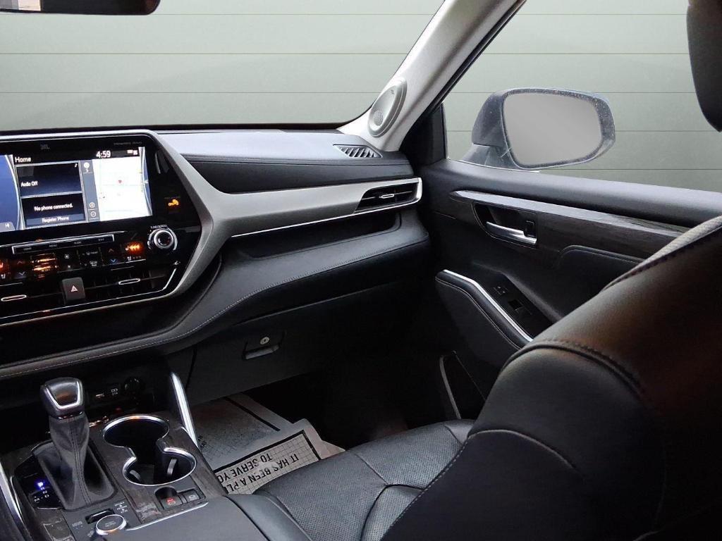 used 2021 Toyota Highlander car, priced at $28,998