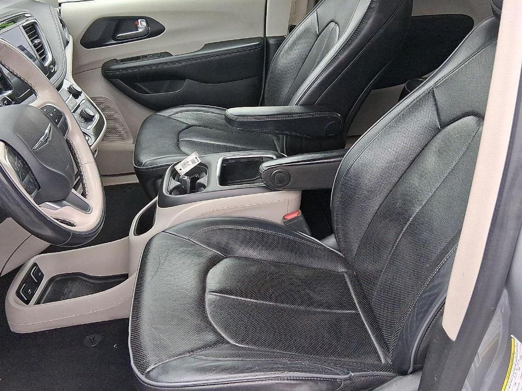 used 2020 Chrysler Pacifica car, priced at $21,500