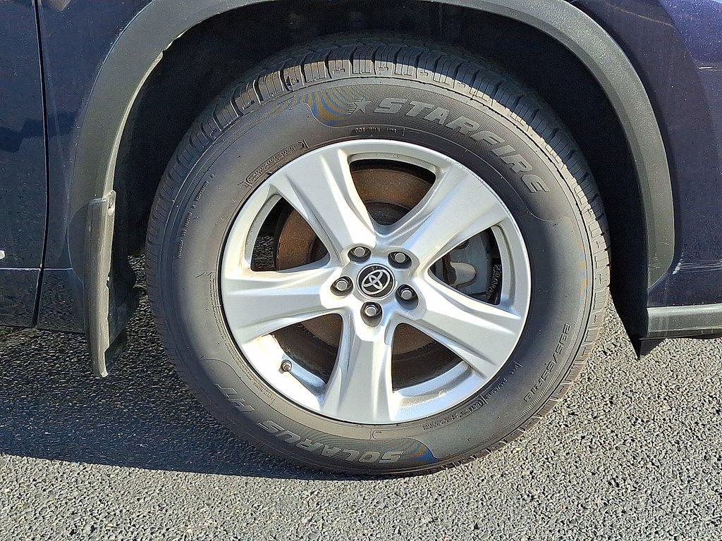 used 2022 Toyota Highlander car, priced at $25,250