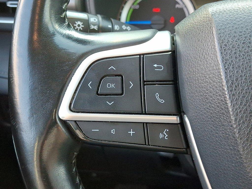 used 2022 Toyota Highlander car, priced at $25,250