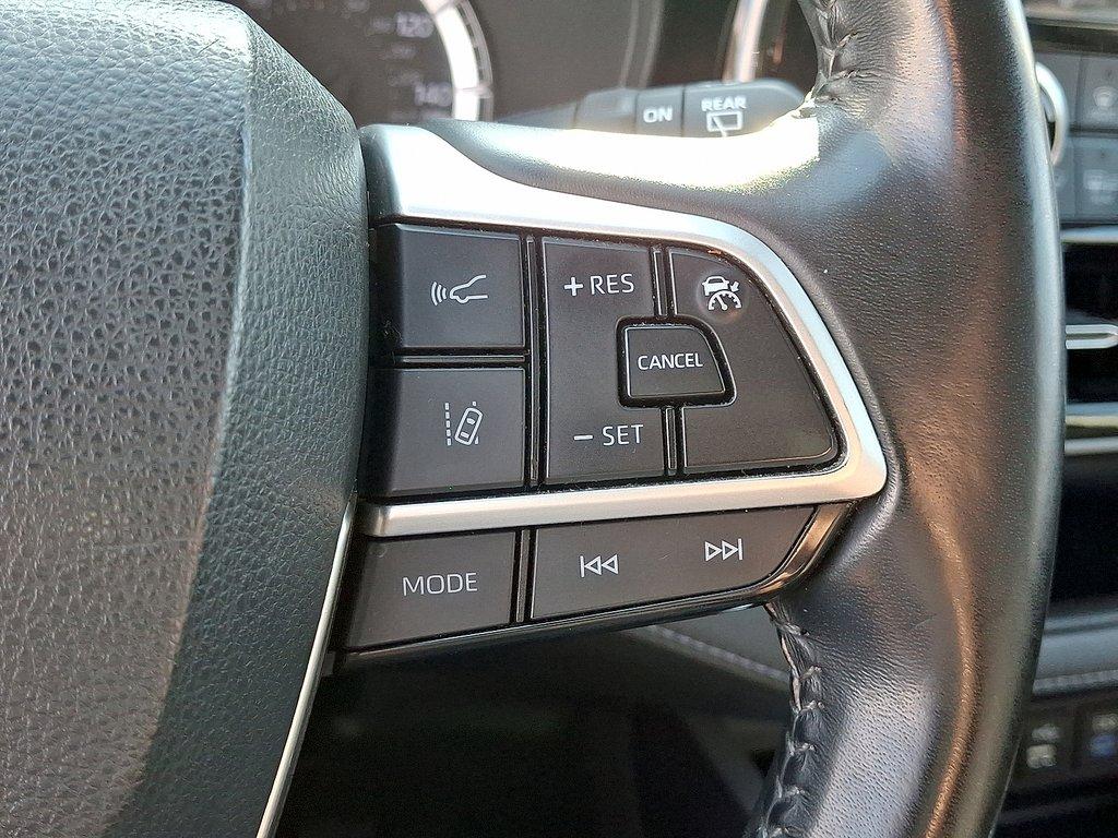 used 2022 Toyota Highlander car, priced at $25,250