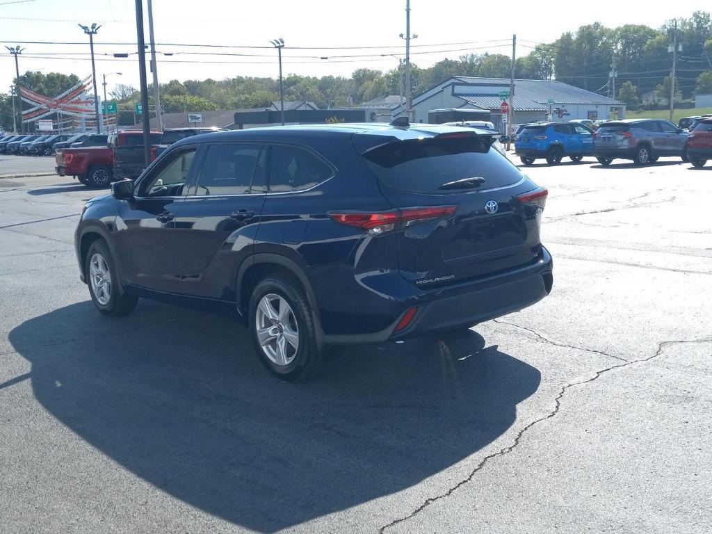 used 2022 Toyota Highlander Hybrid car, priced at $25,250