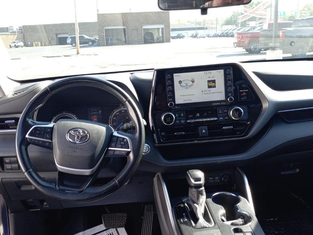 used 2022 Toyota Highlander Hybrid car, priced at $25,250