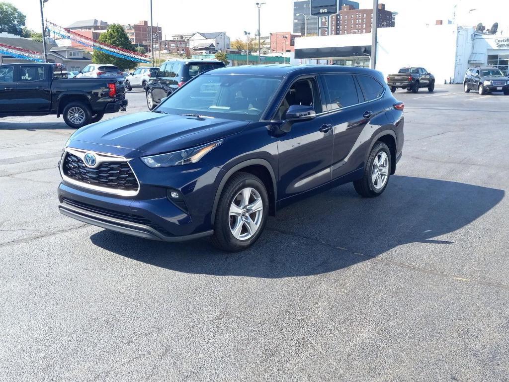 used 2022 Toyota Highlander Hybrid car, priced at $25,250