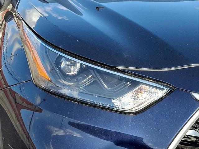 used 2022 Toyota Highlander car, priced at $25,250