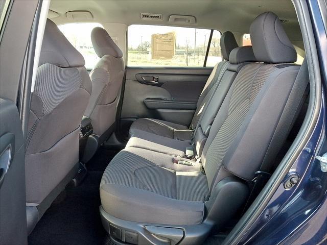 used 2022 Toyota Highlander car, priced at $25,250