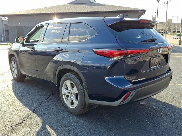 used 2022 Toyota Highlander car, priced at $25,250