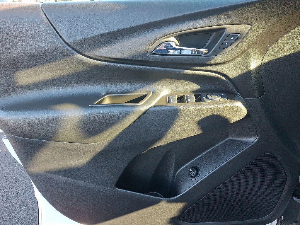 used 2023 Chevrolet Equinox car, priced at $20,000