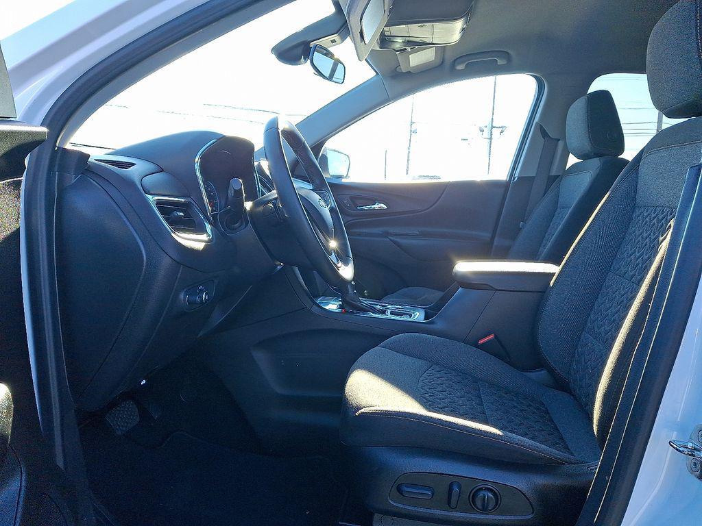 used 2023 Chevrolet Equinox car, priced at $20,000