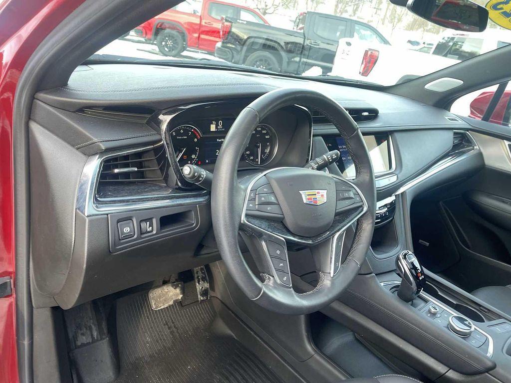 used 2023 Cadillac XT5 car, priced at $33,990