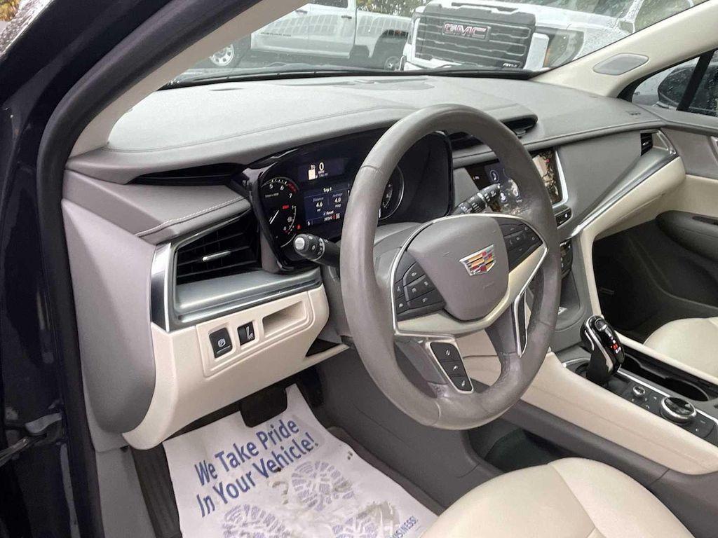 used 2023 Cadillac XT5 car, priced at $33,990