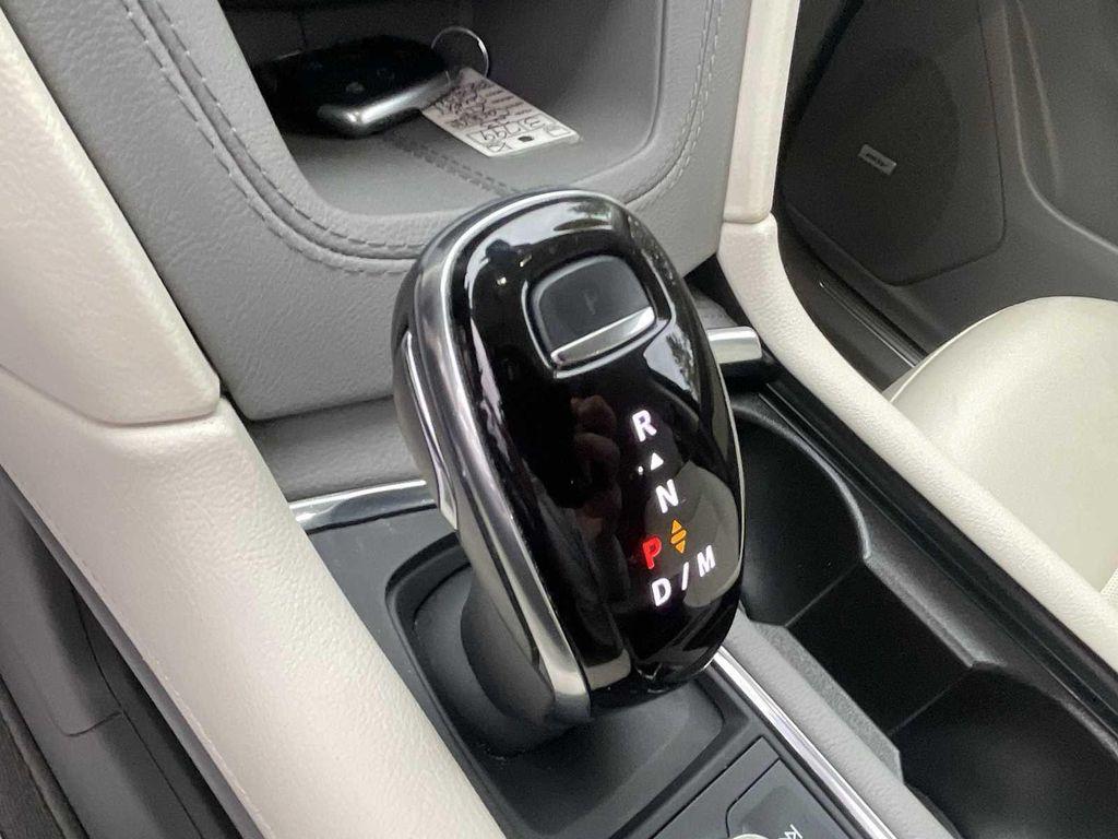 used 2023 Cadillac XT5 car, priced at $33,990