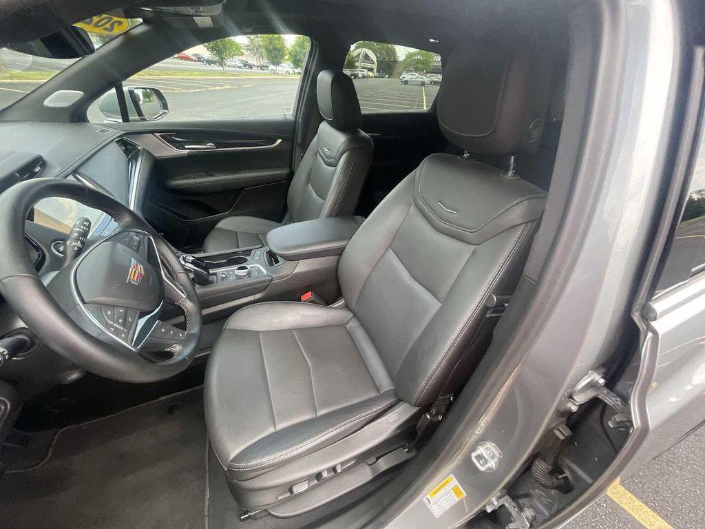 used 2025 Cadillac XT5 car, priced at $47,988