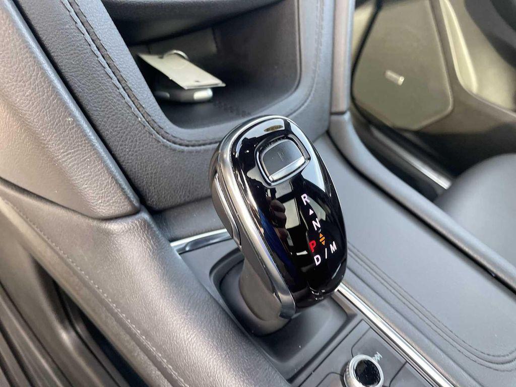 used 2024 Cadillac XT5 car, priced at $39,990