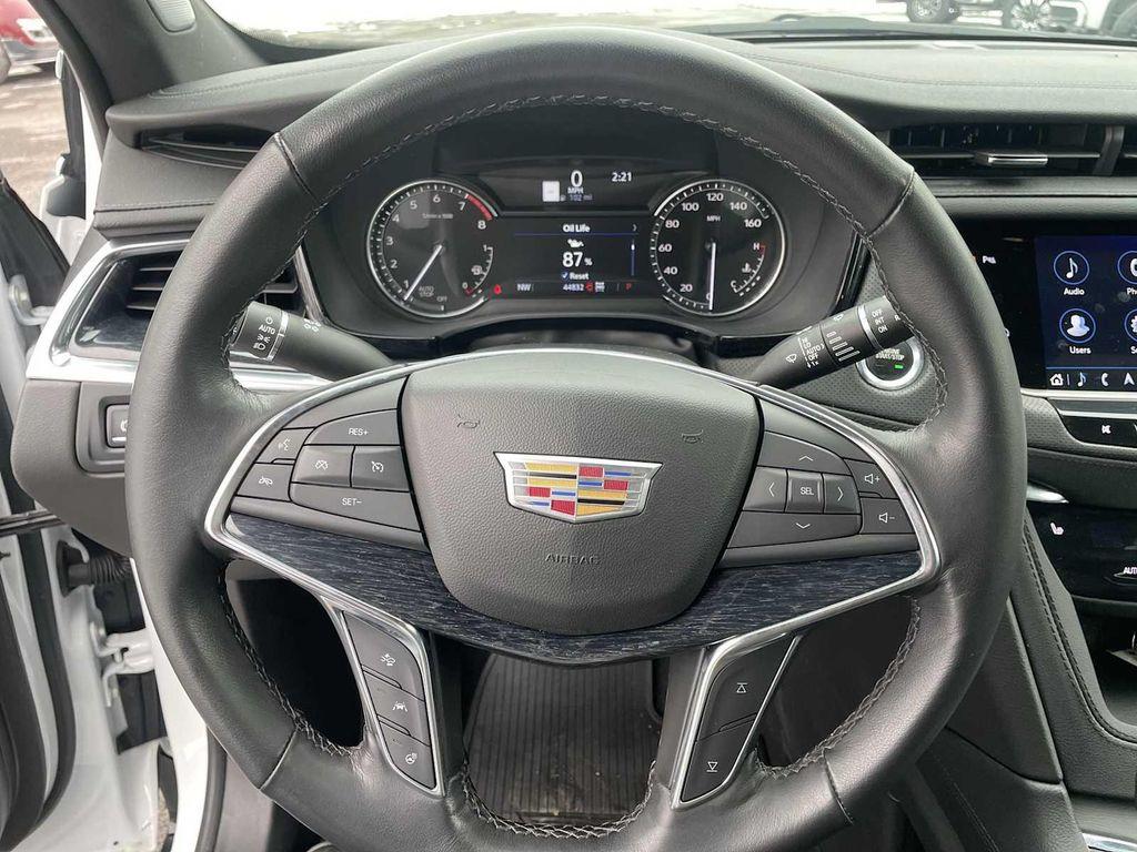 used 2023 Cadillac XT5 car, priced at $33,990