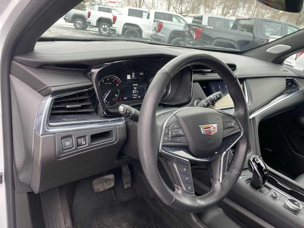 used 2023 Cadillac XT5 car, priced at $33,990