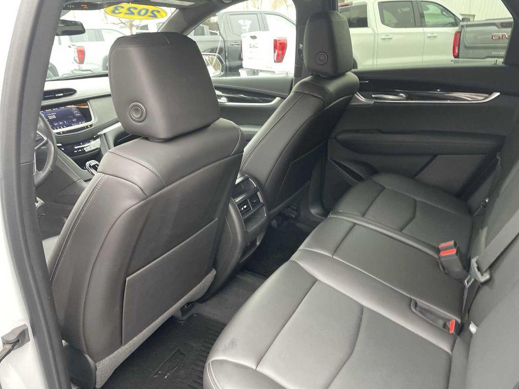 used 2023 Cadillac XT5 car, priced at $33,990