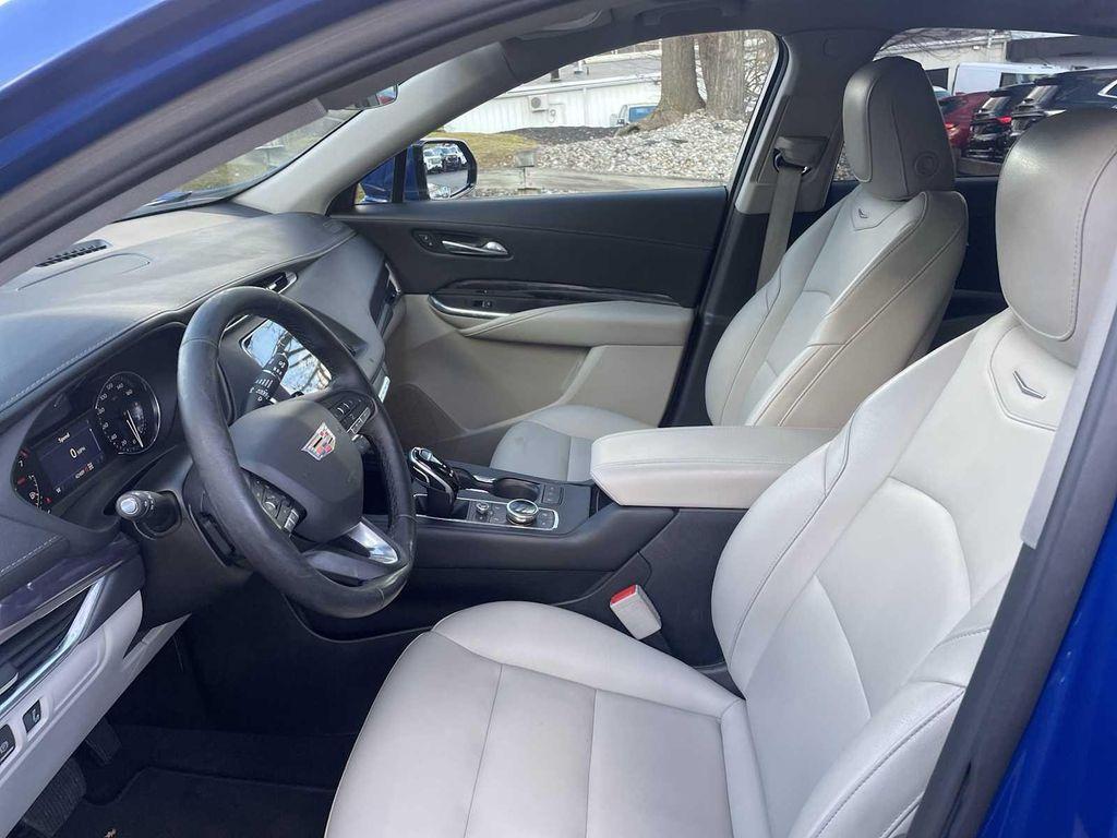 used 2021 Cadillac XT4 car, priced at $25,900