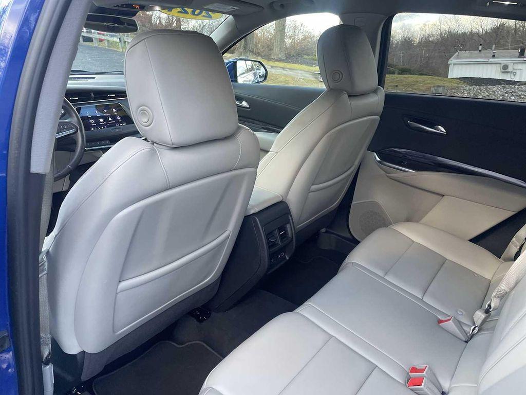 used 2021 Cadillac XT4 car, priced at $25,900